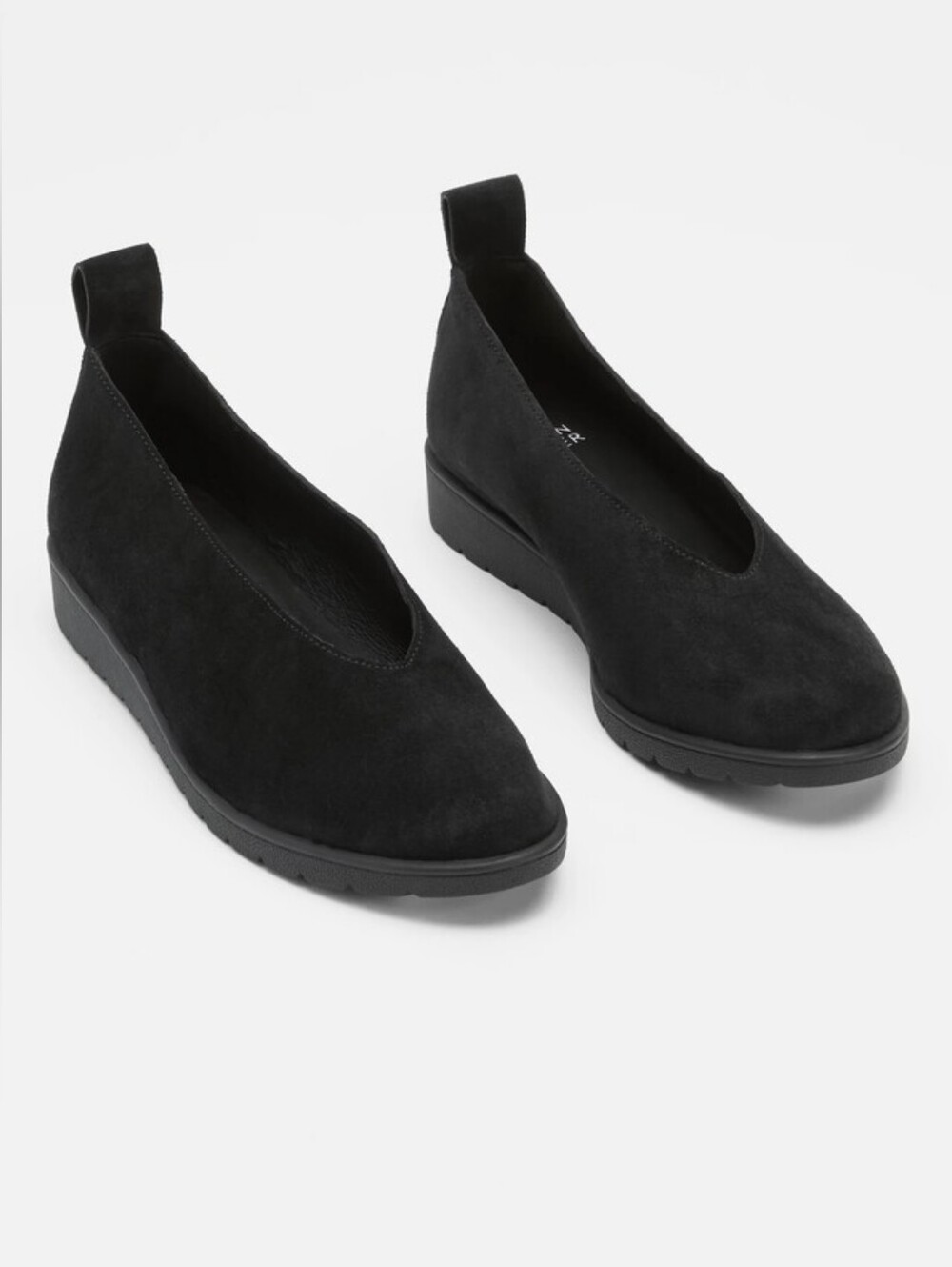 Eileen Fisher Humor Wedge Ballet Flat in Suede Black, Size 7